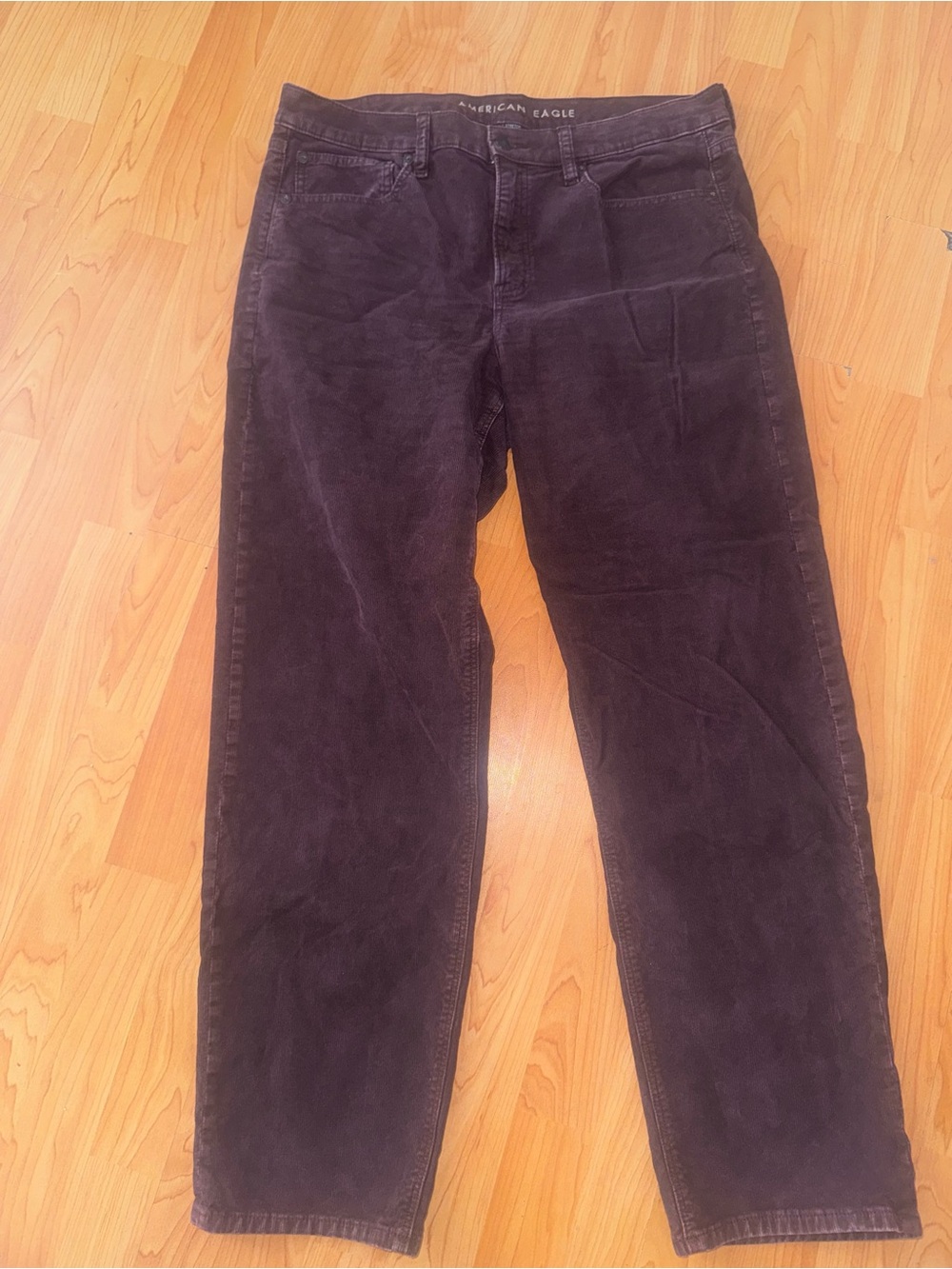 American Eagle Slim Straight Corduroy Pants in Dark Mahogany/plum color